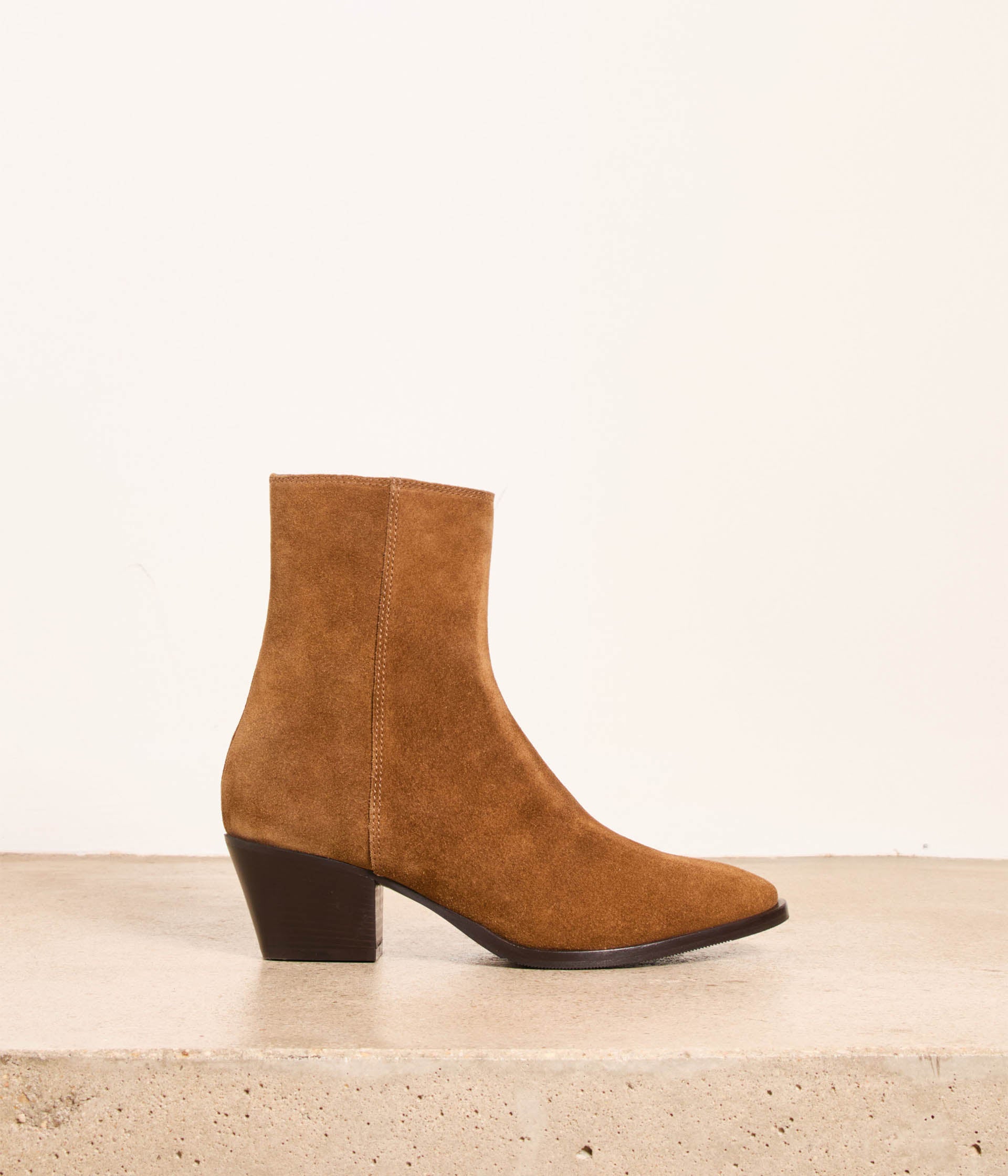 BOOTS HAILEY CAMEL