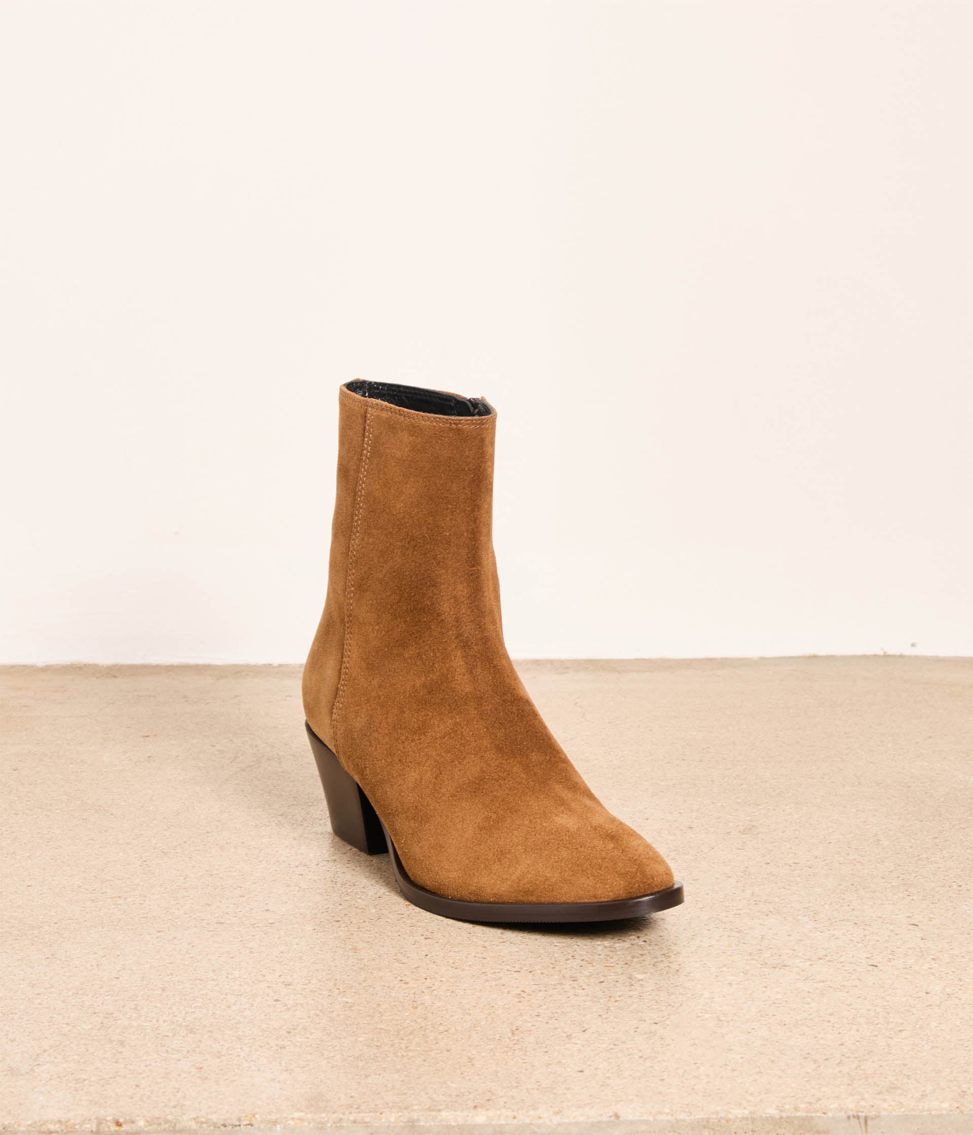 BOOTS HAILEY CAMEL